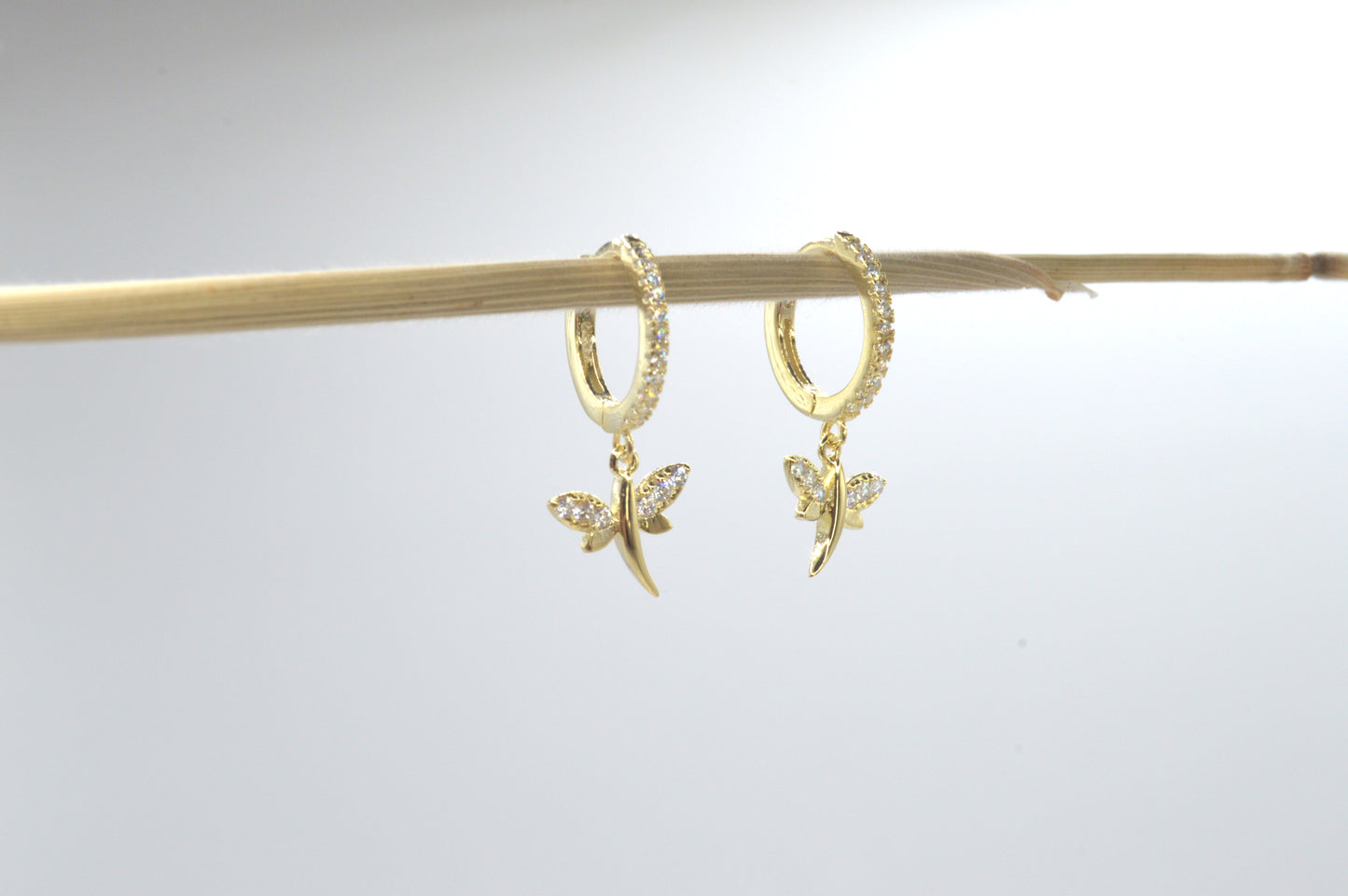 Dragonfly Dainty Huggies