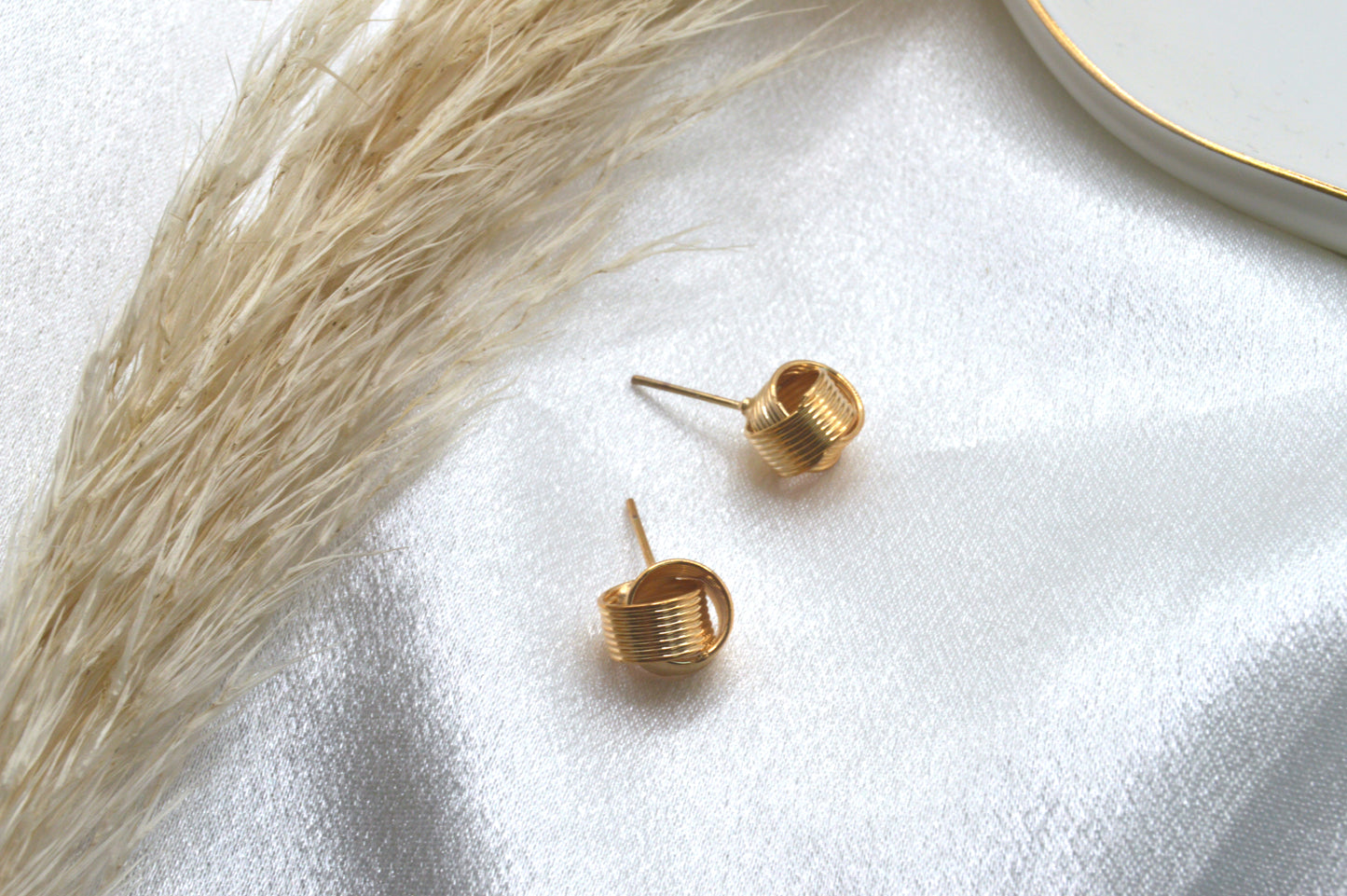 Love Knot Stud