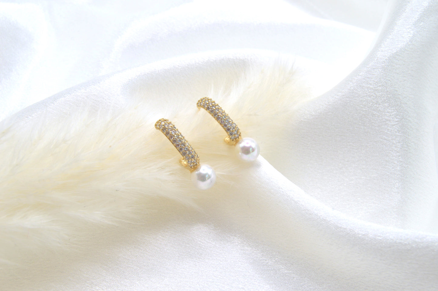 Micropave Pearl Studs