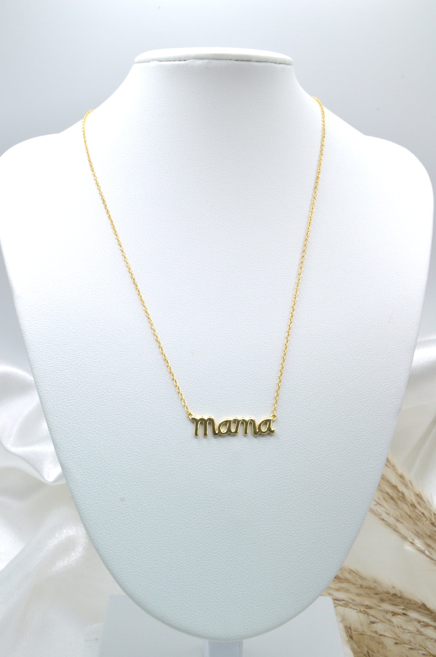 Mama Necklace