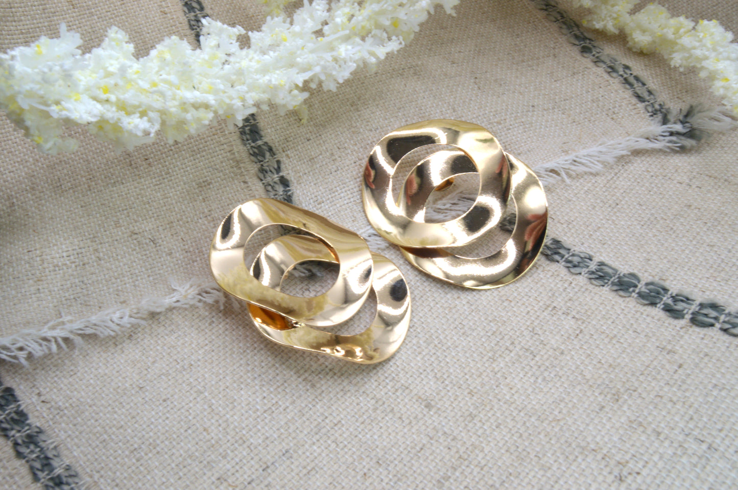 Circle Wavy Earrings