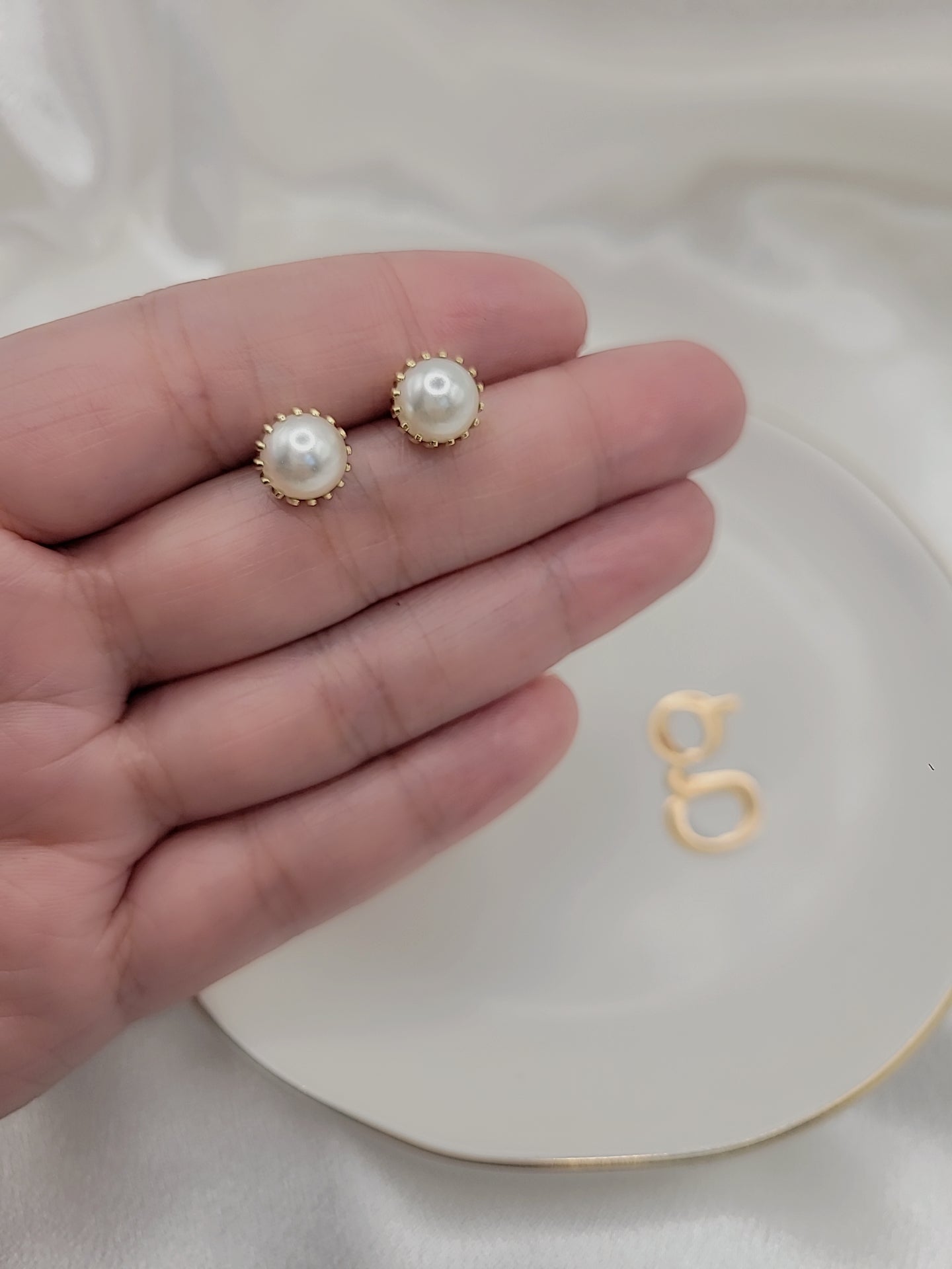 Pearl Studs