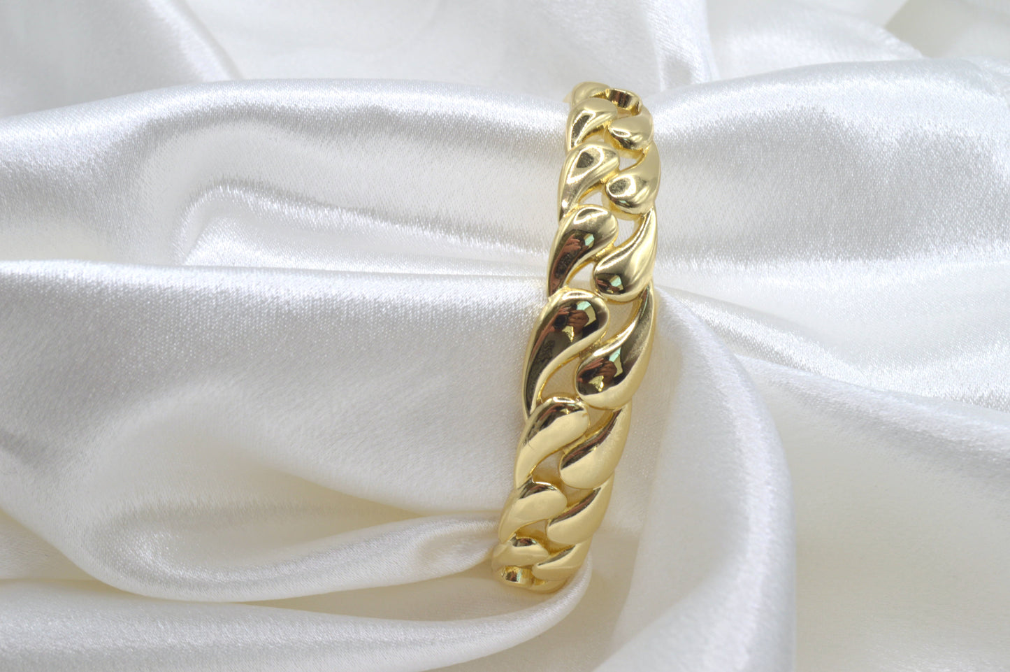 Drops design Bangle