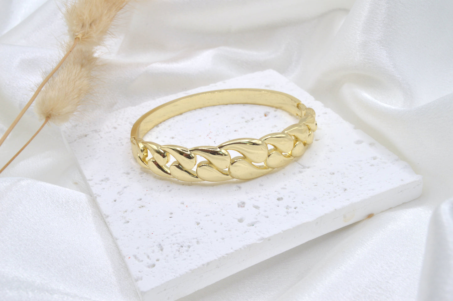 Drops design Bangle