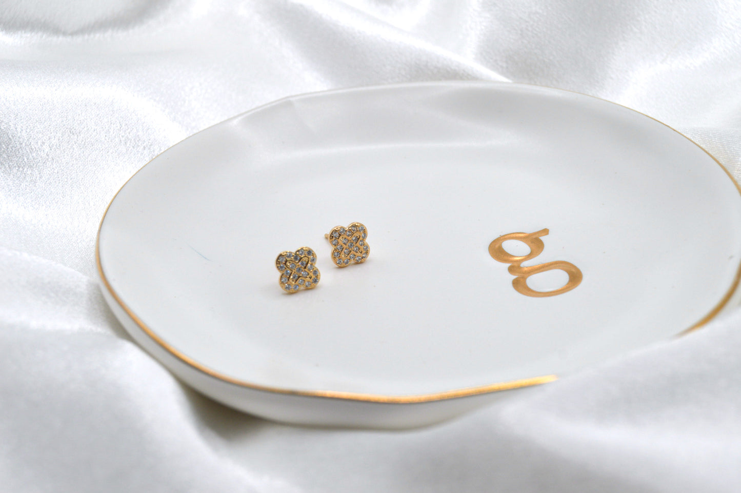 Clover Pave Studs Earrings