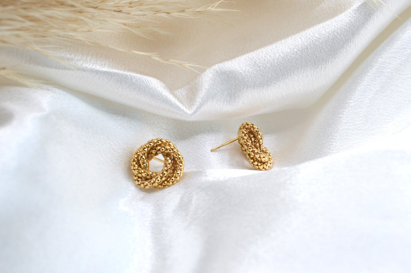 Lustre Loop studs Earrings