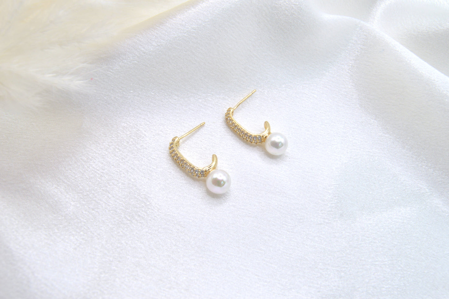 Micropave Pearl Studs